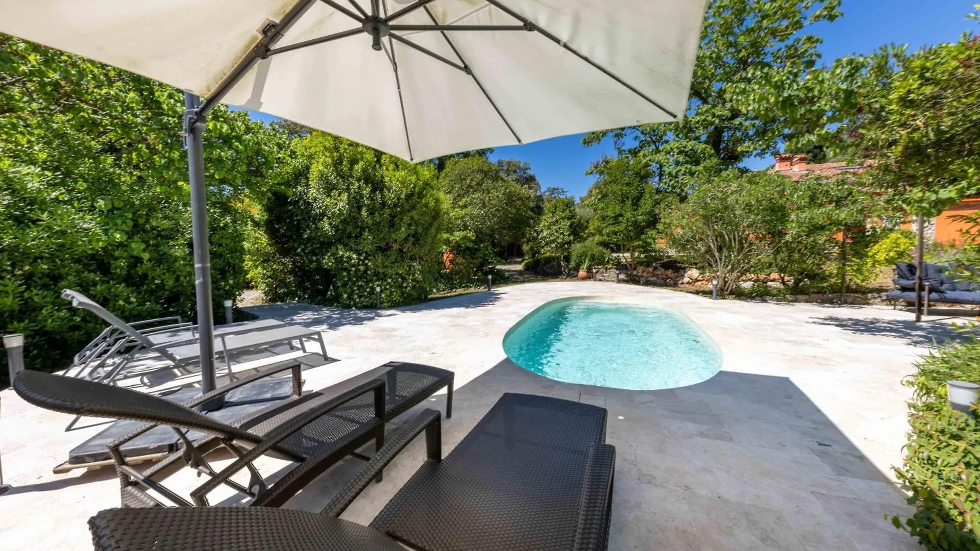 06Bv2 Nice Cottage With Pool Grasse Lägenhet